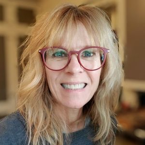 Meet your Posher, Carrie